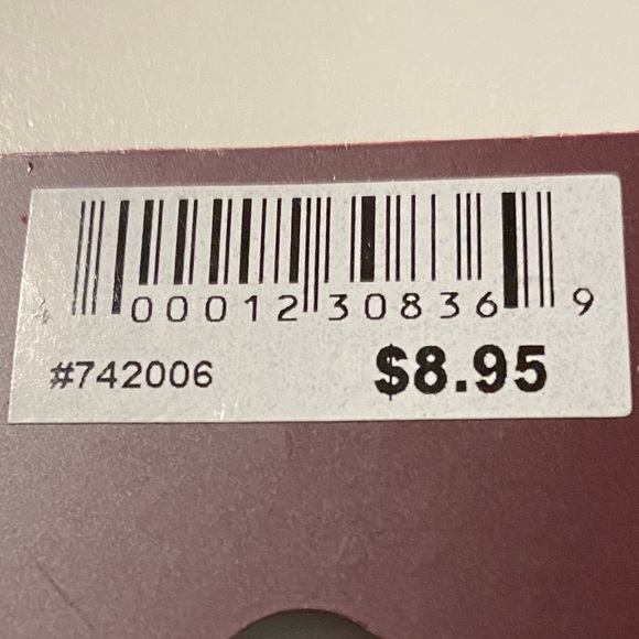 The Wizarding World of Harry Potter Gryffindor Flag Pin New - Picture 10 of 10